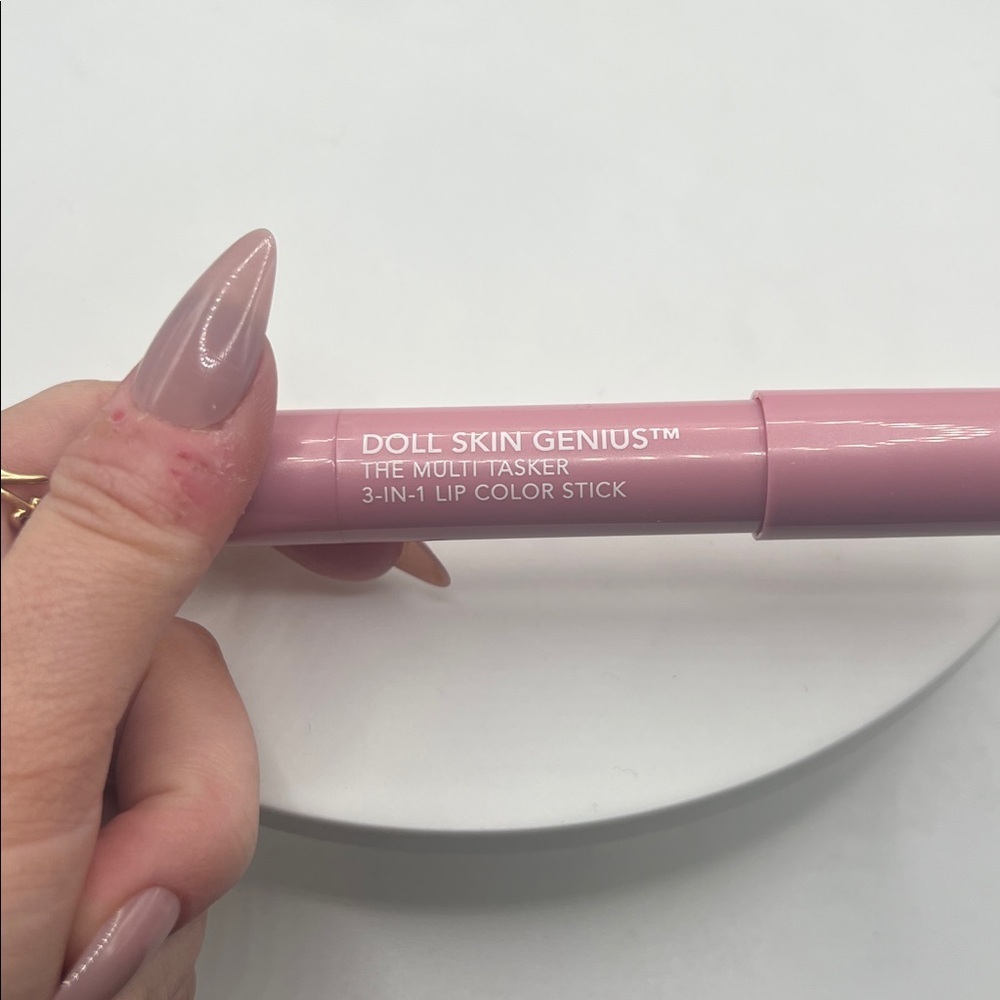 DOLL 10 Lip Crayon - Love Yourself - Picture 5 of 6